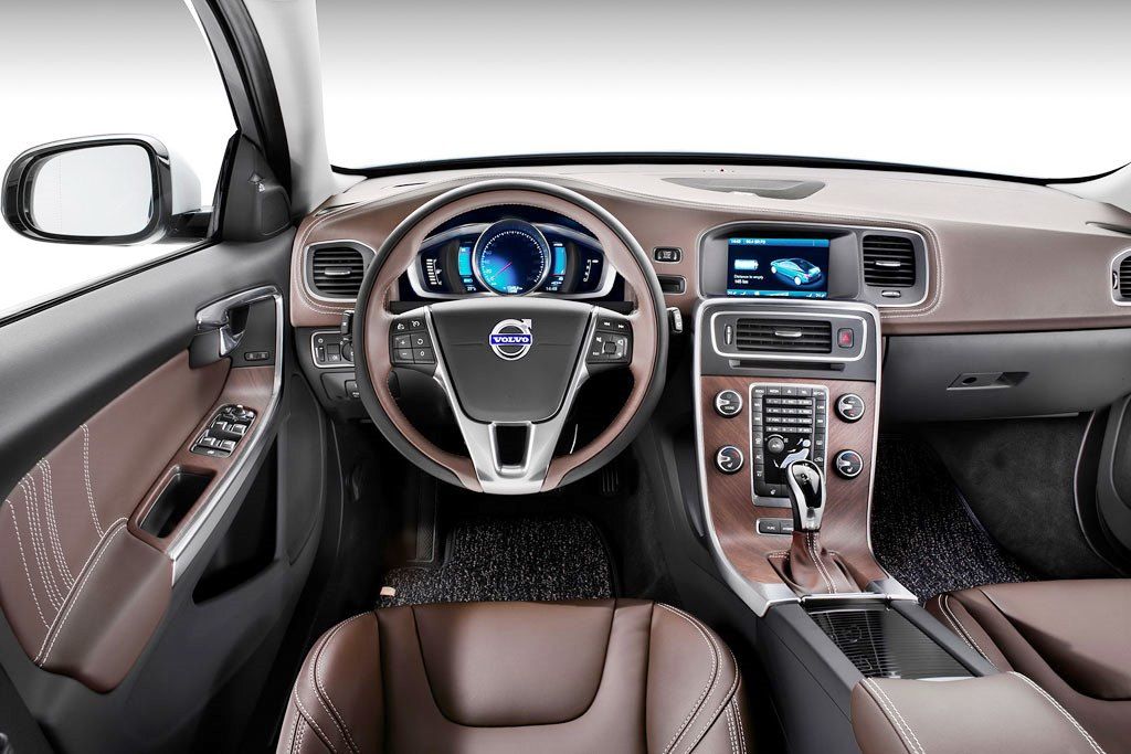Volvo с гибридной силовой установкой появится на рынке в 2015 году