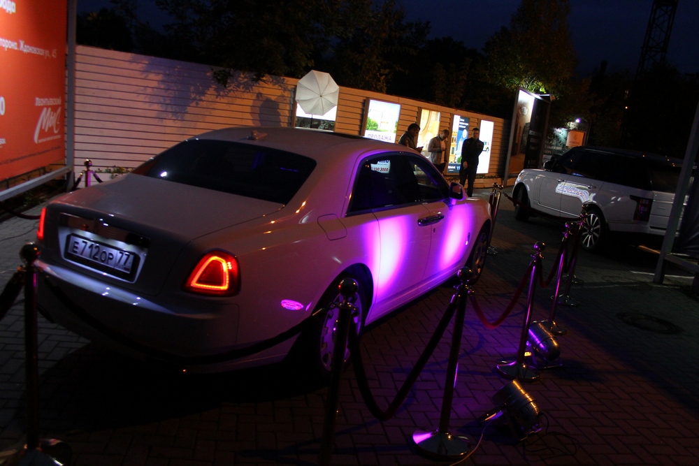 Rolls-Royce Ghost в ресторане Ginza