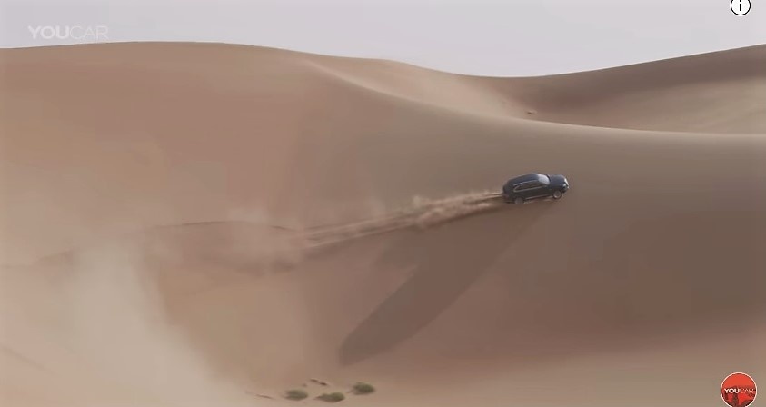 Bentley представила внедорожник Bentayga для охоты с соколами в пустыне