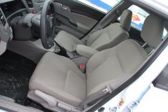 Honda Civic 4d: водительское кресло