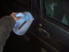Как разморозить дверь в машине?