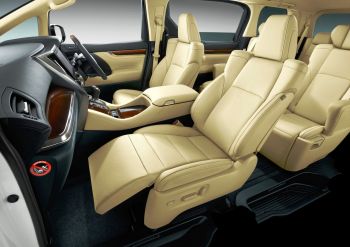Минивэн Toyota Alphard нового поколения скоро появится в России