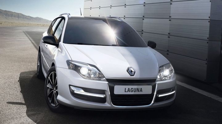 В середине лета представят преемника Renault Laguna