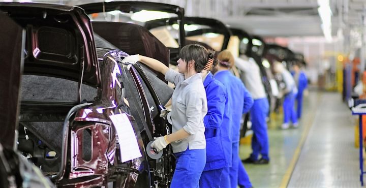 Работники «АвтоВАЗа» будут получать на 6% больше