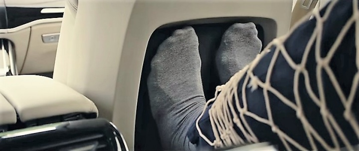 Audi сделает пассажиру массаж ног 