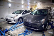 В Интернете «засветился» новый Toyota Prius без камуфляжа
