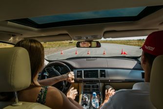 День Jaguar Land Rover