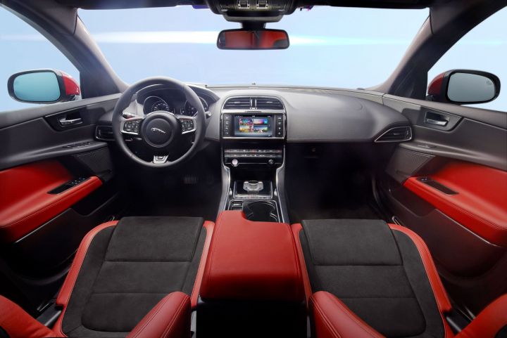 Новый Jaguar XE