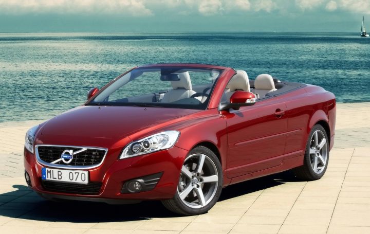 Volvo C70 перестали выпускать в 2013 году.