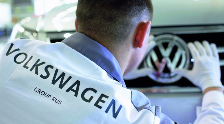 Volkswagen опять приостановил производство в России