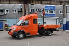 &laquo;Дорожный мастер&raquo; с двухрядной 7-местной кабиной и КМУ Amco Veba с буром