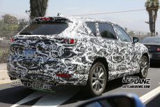 В Интернете появились фото нового кроссовера Mazda CX-9