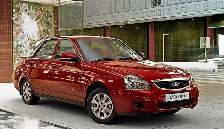 «АвтоВАЗ» остановил выпуск Lada Priora из-за низкого спроса