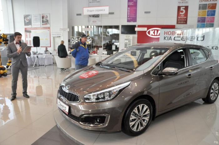 Новый KIA Cee'd в Шувалово Моторс