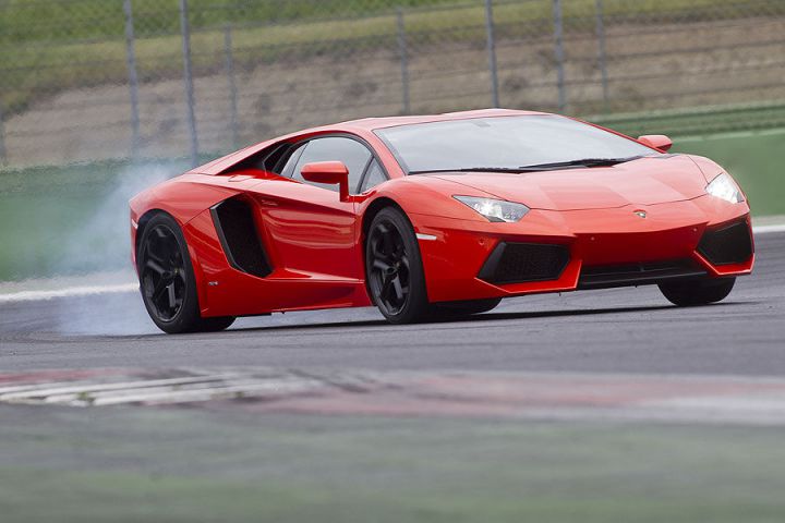 Самый быстрый автомобиль в России стоит 17,6 млн рублей