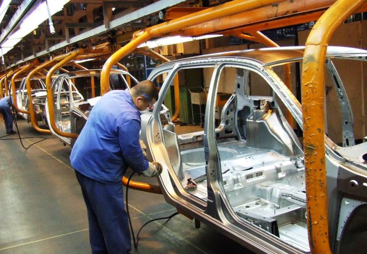 &laquo;АвтоВАЗ&raquo; на 6 месяцев перейдет на неполную рабочую неделю
