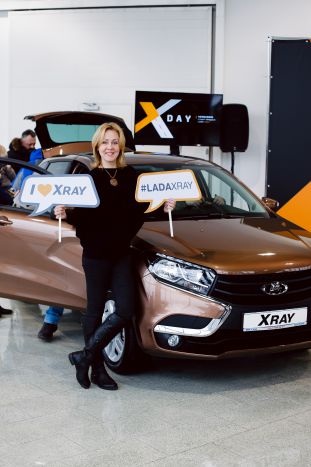 во всех автоцентрах Торгового Дома &laquo;СПАРЗ&raquo; состоялся старт продаж компактного кроссовера Lada Xray