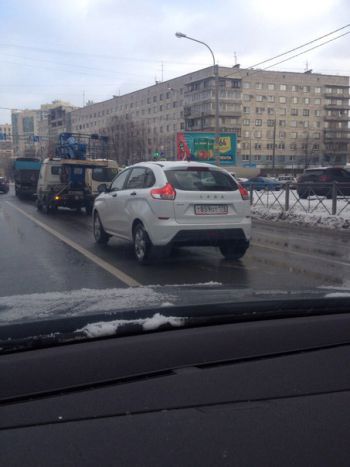 во всех автоцентрах Торгового Дома &laquo;СПАРЗ&raquo; состоялся старт продаж компактного кроссовера Lada Xray