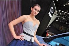 Самые красивые девушки международного автосалона